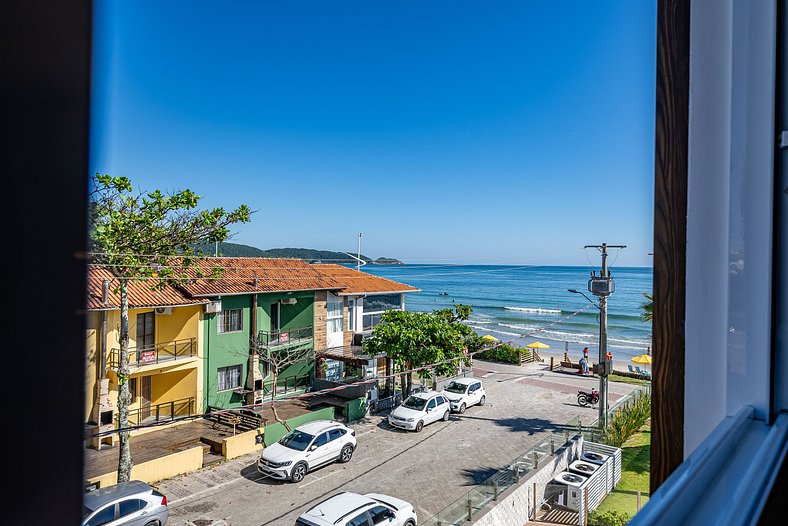 Duplex com vista ao mar em Bombas